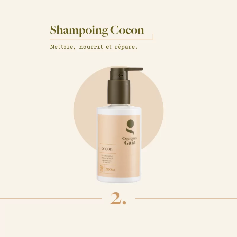 Visuel explicatif mettant en avant le shampoing cocon de Couleurs Gaïa pour renforcer le cheveux. 2ème étape de la routine brillance et protection Couleurs Gaïa